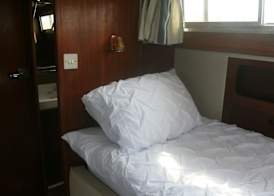 The Rose 37ft Lakeside Yacht inc Hot Tub 3