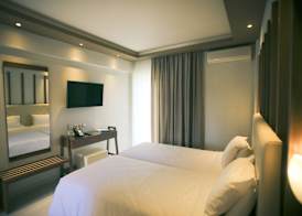 Royal Hotel and Suites 3
