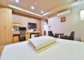 B&B HOTEL 4