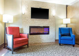 Comfort Suites Clinton near Presbyterian College 2