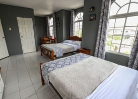 Airport Inn 5