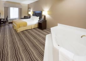 Holiday Inn Express & Suites BURLINGTON by IHG 4