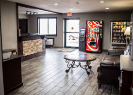 Super 8 by Wyndham Poplar Bluff Missouri 2