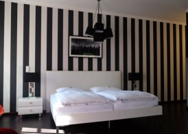 Backstage Hotel 5