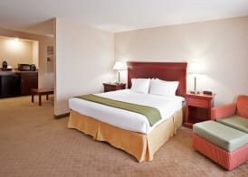 Holiday Inn Express WILMINGTON by IHG 5