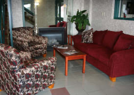 Lexington Inn & Suites-Windsor 4