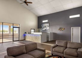 Super 8 by Wyndham Gainesville TX 2