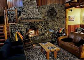 The Lindsay Lodge & Restaurant 2