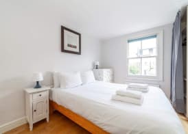 Colourful Notting Hill Home 5