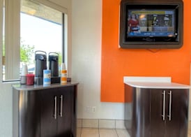 Motel 6-El Cajon, CA - San Diego 3