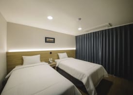Harbor Hotel 3