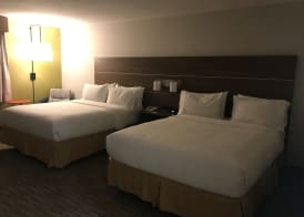 Holiday Inn Express & Suites CAMARILLO by IHG 4