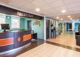 Sure Hotel by Best Western Saint-Amand-Les-Eaux 2