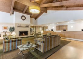 La Quinta Inn & Suites by Wyndham Redding 2