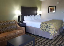 Baymont by Wyndham Clarksville 4