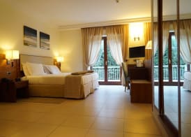 Suites & Residence Hotel 5
