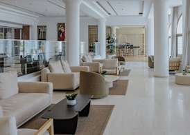 Golden Coast Beach Hotel 4