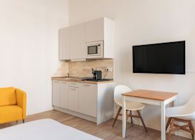 Frankfurter Allee Apartments by Sabine 4
