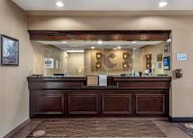 Comfort Inn & Suites Warsaw near US-30 2