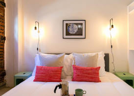 Sunlit Photographers 1bedroom Apartment in Alcântara 2