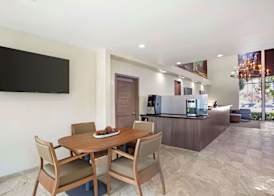 Best Western Plus Black Oak 4