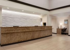 Ramada by Wyndham Suites Orlando Airport 3