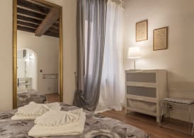 GuestHost - Fori Imperiali Apartment 4