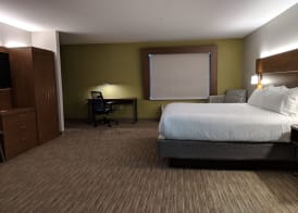 Holiday Inn Express & Suites CLAYPOOL HILL (RICHLANDS AREA) by IHG 5