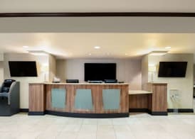 Hotel Marguerite South Anaheim - Garden Grove, Trademark Collection by Wyndham 2