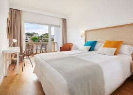 Hotel Apartamentos Cala Santanyi 5
