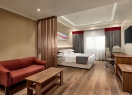 Eastyard Dammam Hotel - Formerly Ramada by Wyndham Dammam 5