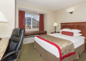 Ramada by Wyndham Frisco 5