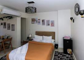 Luxury jacuzzi & pyramids view 3