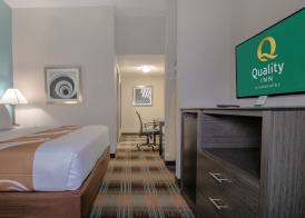 Quality Inn Roseville-Detroit North 4
