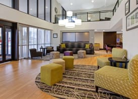 La Quinta Inn & Suites by Wyndham Detroit Metro Airport 5