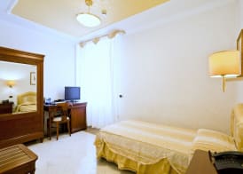 Mariano IV Palace Hotel 5