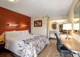 Red Roof Inn Utica 5