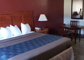 Econo Lodge Cedar Rapids South 5