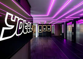 YOTEL Geneva Lake 2