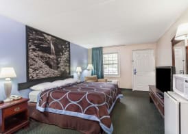 Super 8 by Wyndham Kingston 5