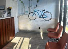 Super 8 by Wyndham Oceanside Downtown 4