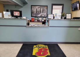 Super 8 by Wyndham Newcomerstown 5