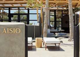 Oscar Beachfront Suites - Adults Only 5