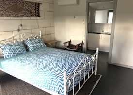 Port Campbell Guesthouse & Flash Packers 3