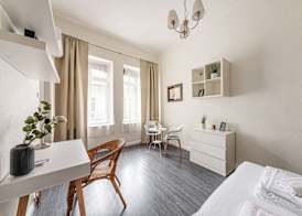 Chain Bridge Apartment 5