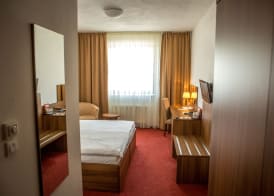 Hotel Saffron 5