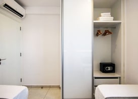 Phaedrus Living: Seaside Executive Flat Harbour 203 4