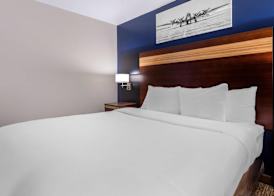 Avion Inn Near LGA Airport, an Ascend Collection Hotel 5
