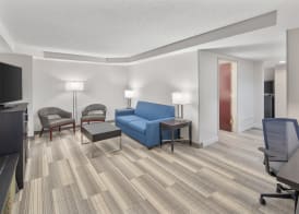 Holiday Inn Express & Suites GREENVILLE-I-85 & WOODRUFF RD by IHG 5