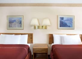 Howard Johnson by Wyndham Brigham City 4